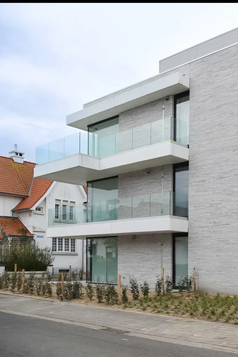 Asterias residence in De Panne with acoustic window vents, Belgium